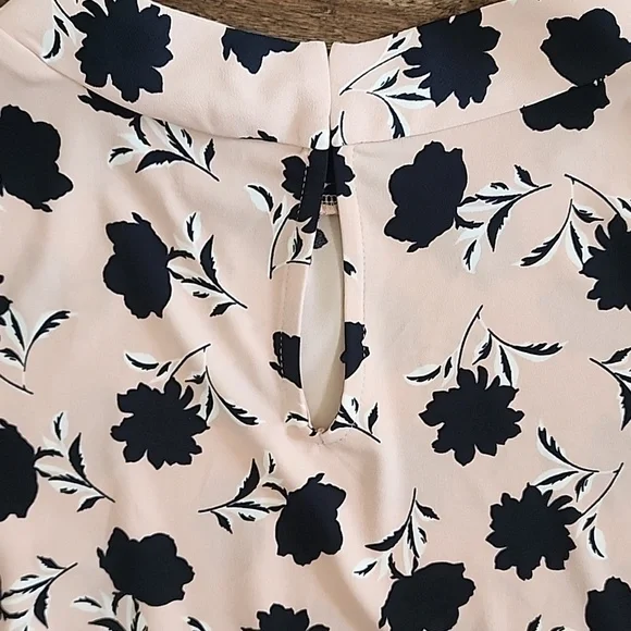 NWT Ann Taylor Floral Tie Waist Top Sz Medium - Picture 5 of 6